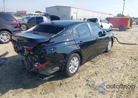 2025 Toyota Camry Le z USA, uszkodzony, nr VIN 4T1DAACK4SU076572